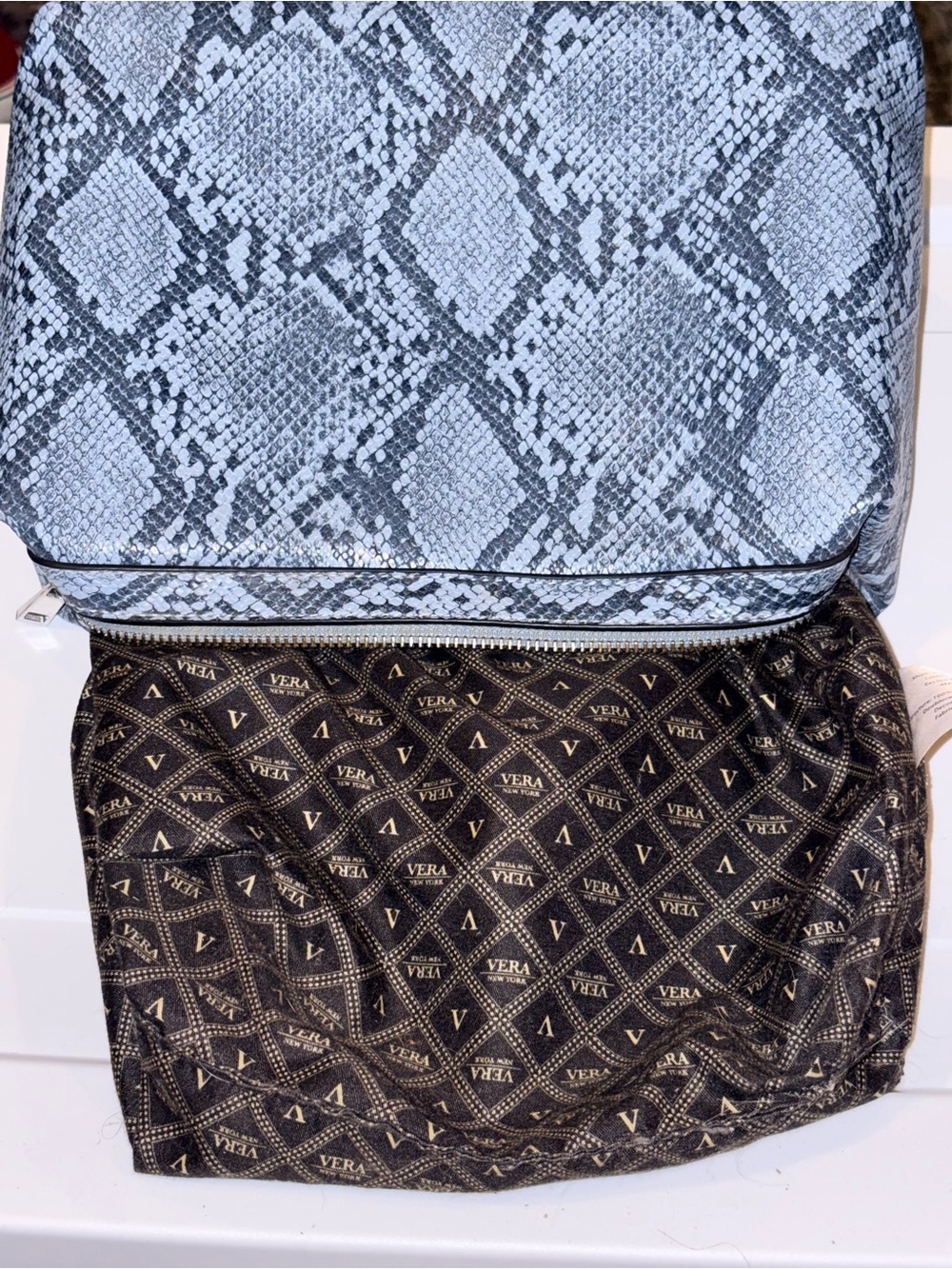 Vera New York Gray Faux Python Snakeskin Makeup Cosmetic Bag - Picture 3 of 3